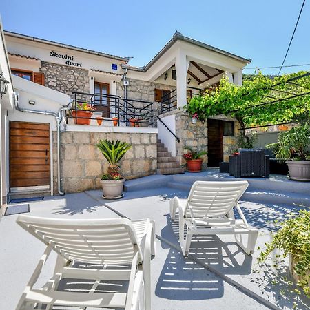 Holiday Home Skevini Dvori Starigrad Paklenica Eksteriør billede