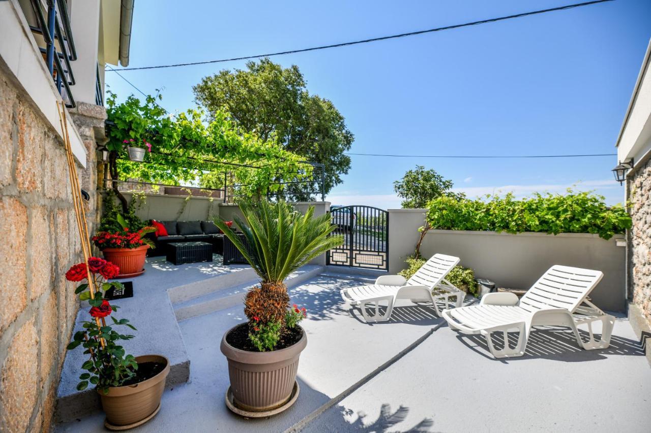 Holiday Home Skevini Dvori Starigrad Paklenica Eksteriør billede