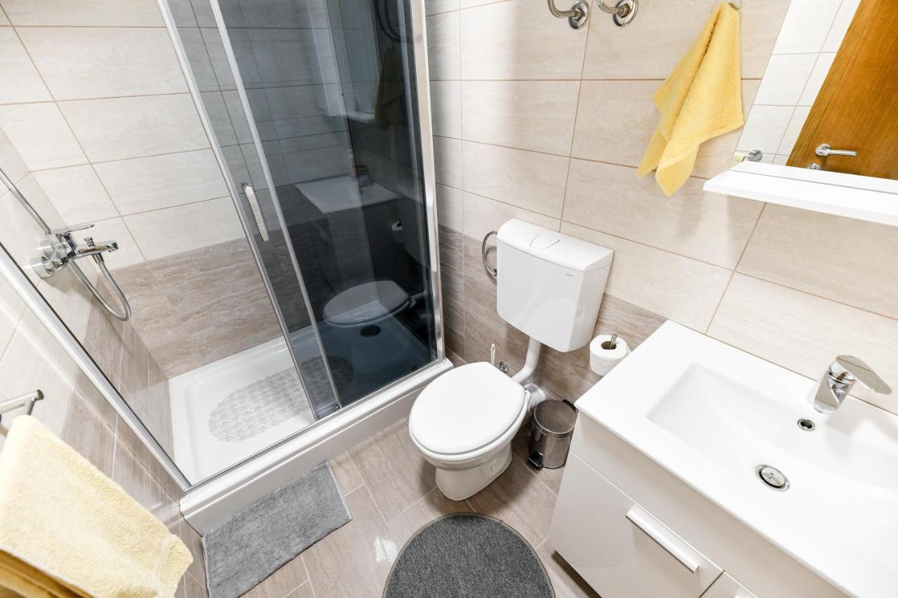 Holiday Home Skevini Dvori Starigrad Paklenica Eksteriør billede