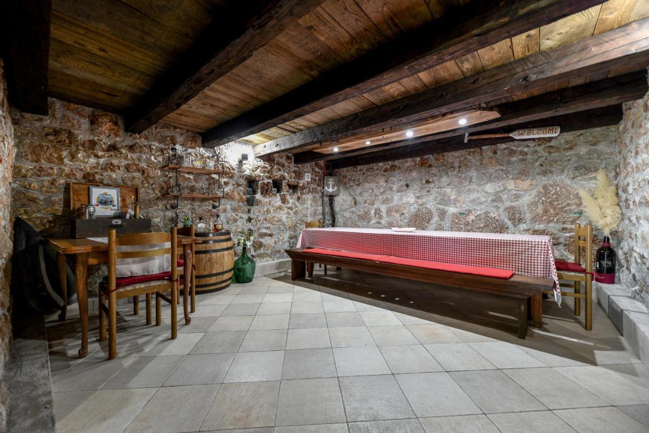 Holiday Home Skevini Dvori Starigrad Paklenica Eksteriør billede